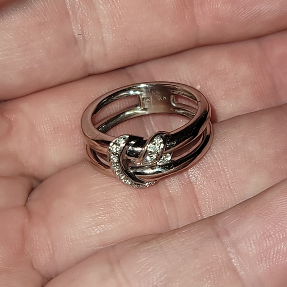 Women's 14kt Gold And Diamonds Heart Ring 6.5 - Picture 5 of 7